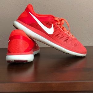 Womens size 10.5 Nike Free Run